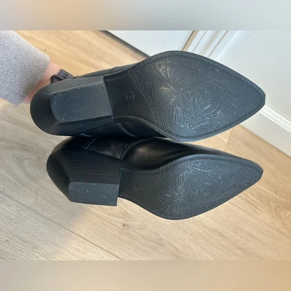 Y2K Zodiac Western Point Toe Shootie Bootie 8 Black Suede Leather Ankle Boot - Picture 8 of 9